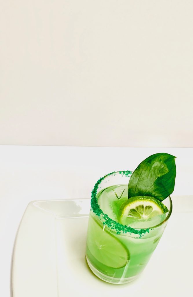 Whiskey smash cocktail