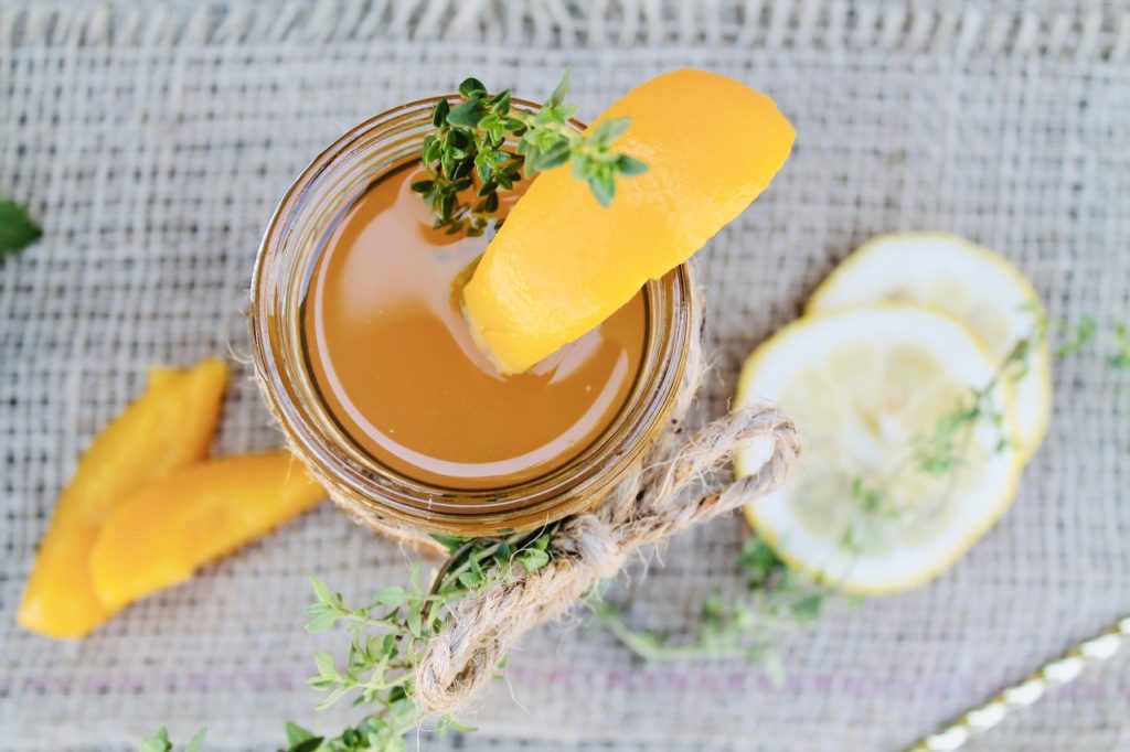 peach bourbon drink