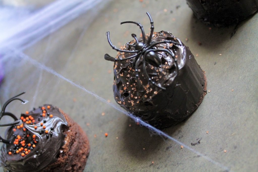 spooky spider bite brownies
