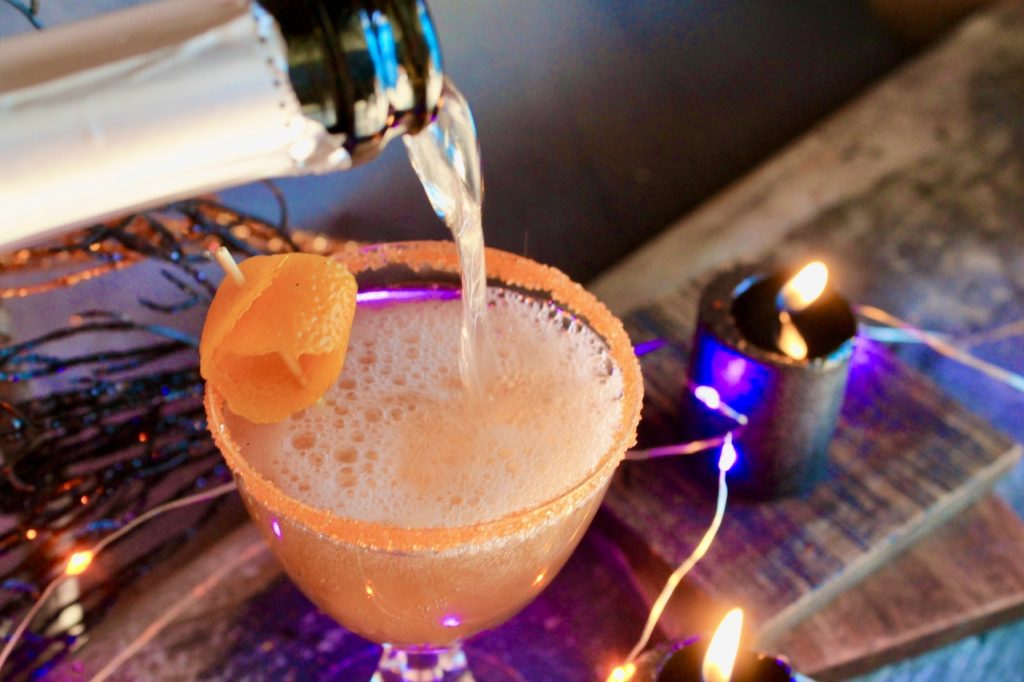 add Prosecco to the halloween fizz