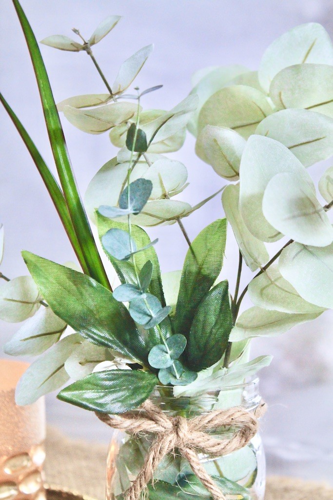 green leaf table decor