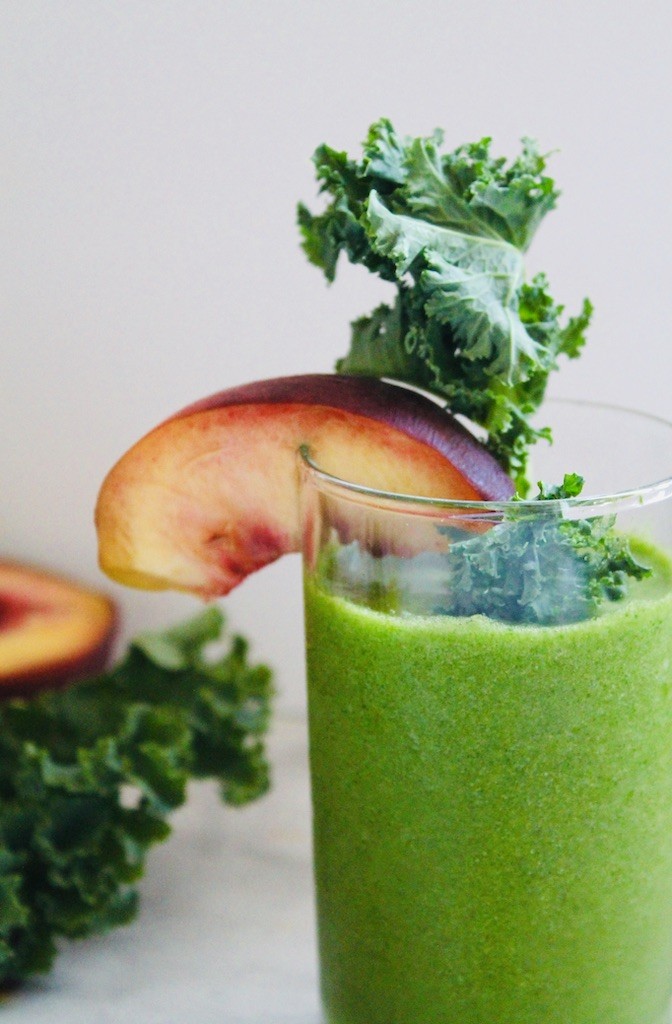 green kale and peach smoothie