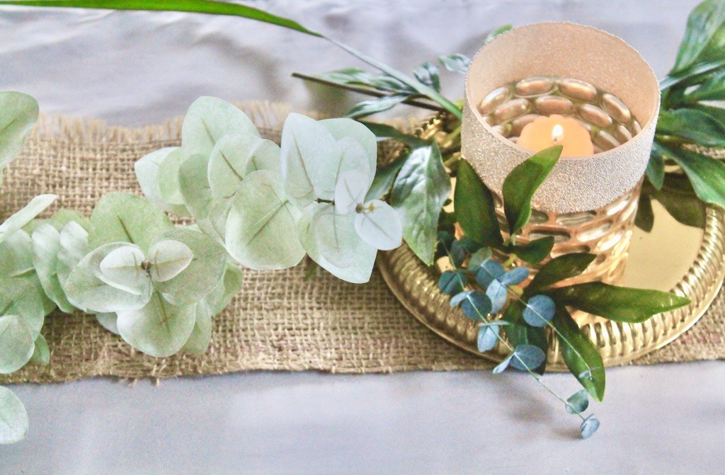 neutral table decor