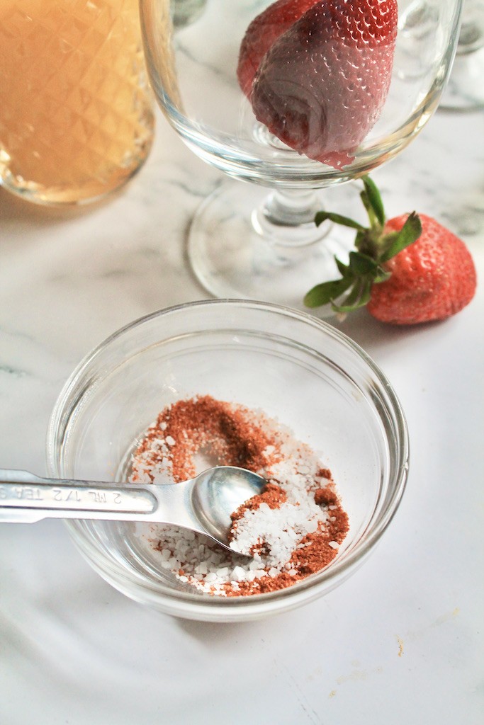 easy fresh strawberry muddled margarita