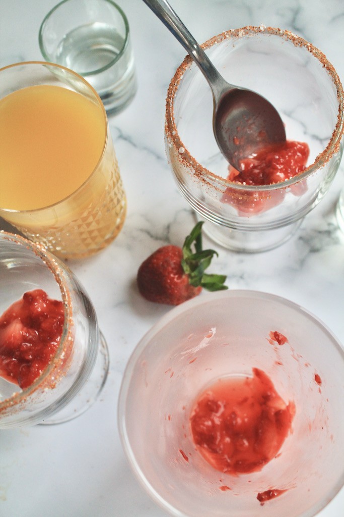 easy smashed strawberry margarita on the rocks
