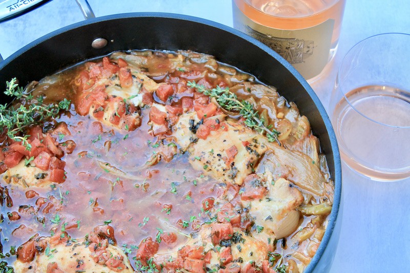 easy chicken thighs in tomatoes and wine