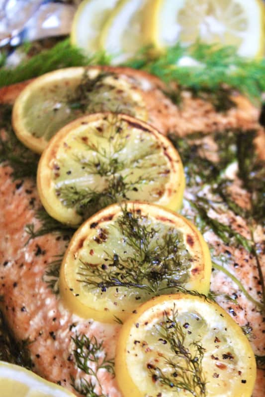 easy oven baked salmon with lemon in foil