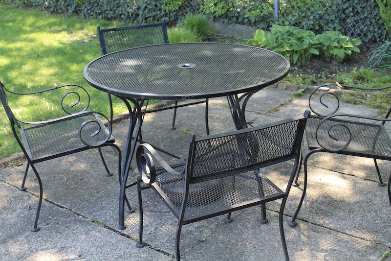 iron patio furniture 
