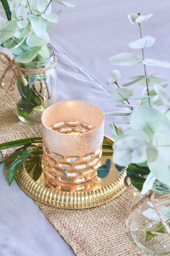 neutral and burlap table decor