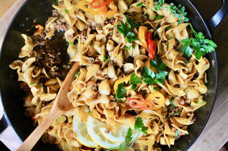 garnished egg noodles with ground beef