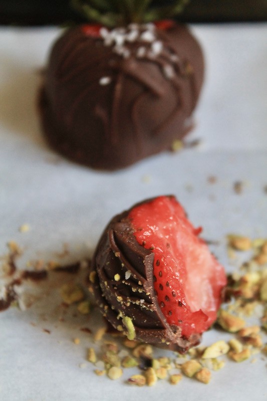 sea salt pistachio chocolate coated strawberries