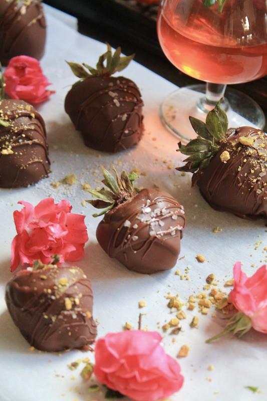 sea salt pistachio chocolate coated strawberries