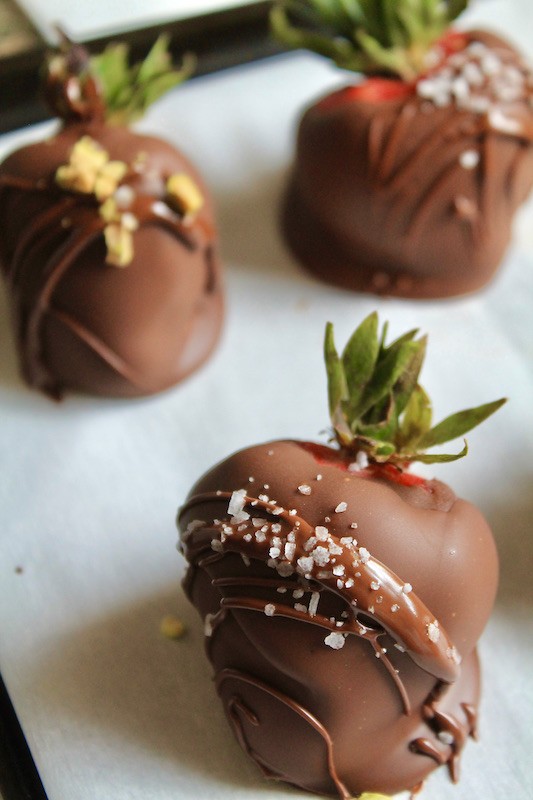 sea salt pistachio chocolate coated strawberries