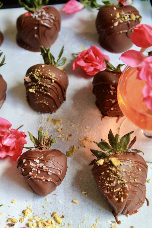 easy strawberries with chocolate