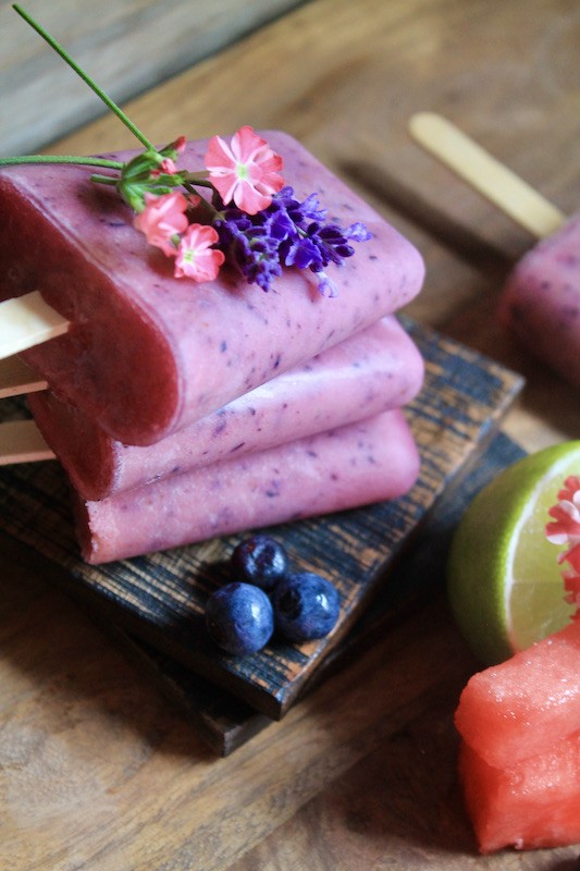 easy watermelon blueberry popsicles
