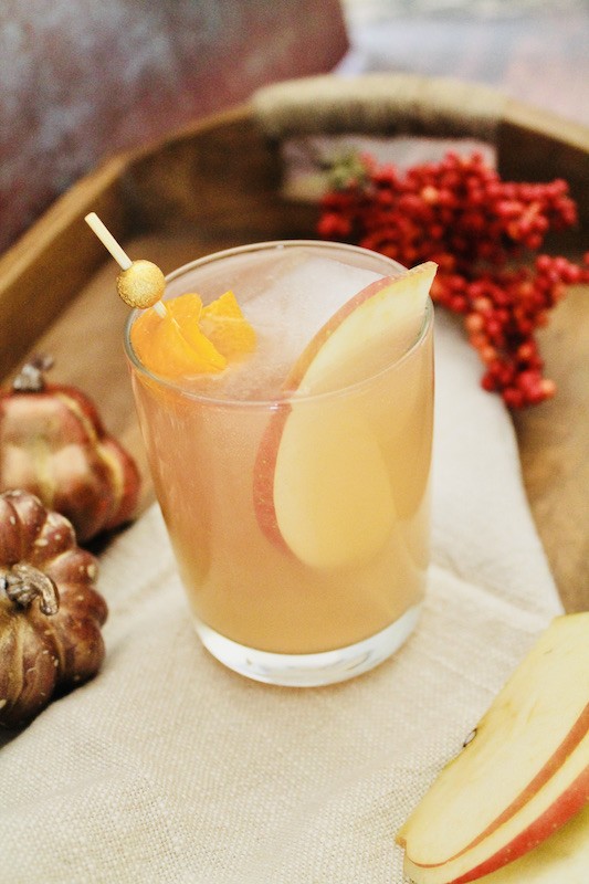 juicy apple bourbon fall cocktail