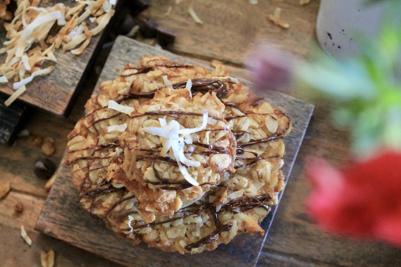 crispy coconut oatmeal cookies thin