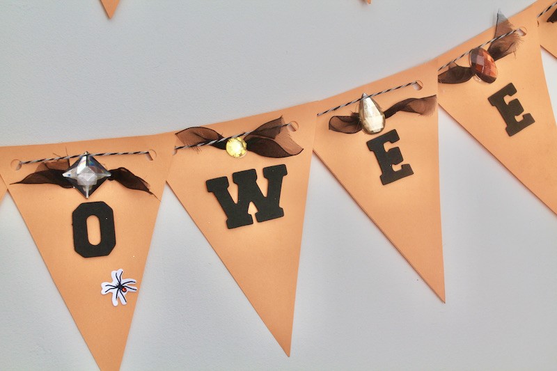 easy diy decorated halloween garland party decor