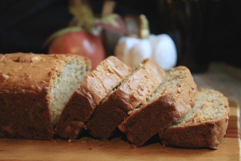 easy apple cinnamon quick bread