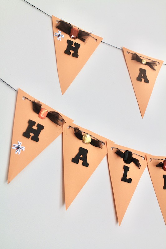 easy diy halloween garland banner decor