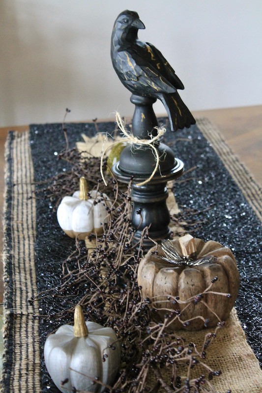 black raven Halloween table