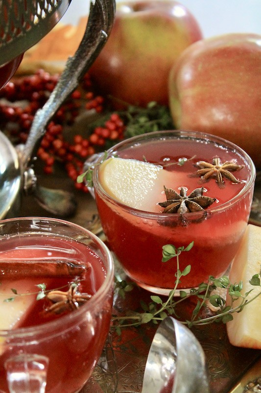 cranberry pomegranate apple cider bourbon thanksgiving punch with prosecco