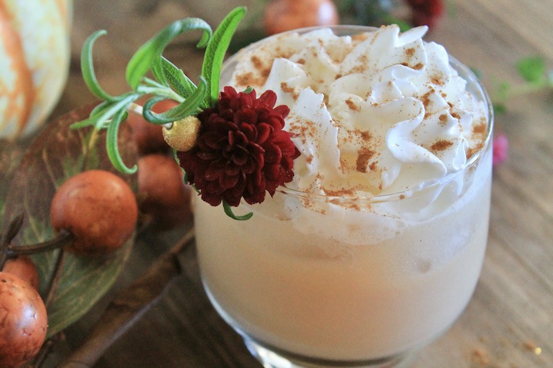 creamy pumpkin spice egg nog thanksgiving cocktail
