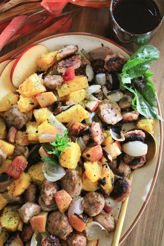 sheet pan sausage with apples