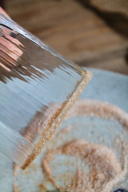 make a cinnamon sugar rim for Christmas cocktail