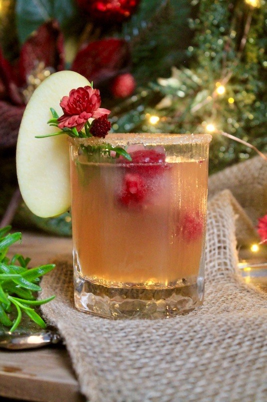 apple christmas cocktail recipe