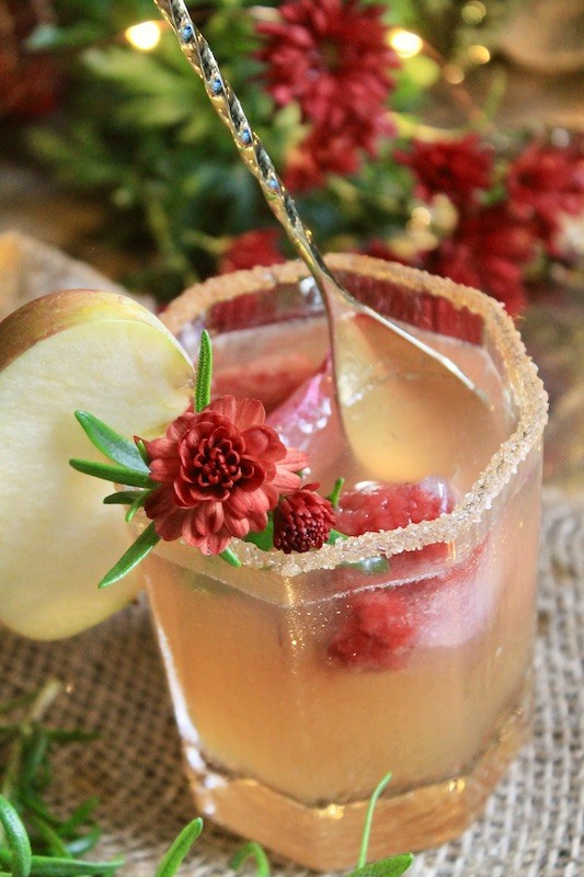 apple christmas cocktail recipe