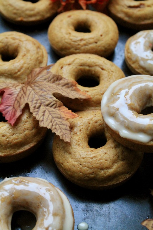 make super simple baked pumpkin donuts in a donut pan with this quick and easy recipe