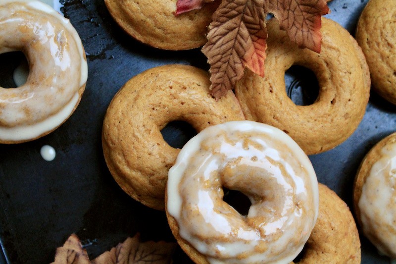 baked pumpkin maple donuts