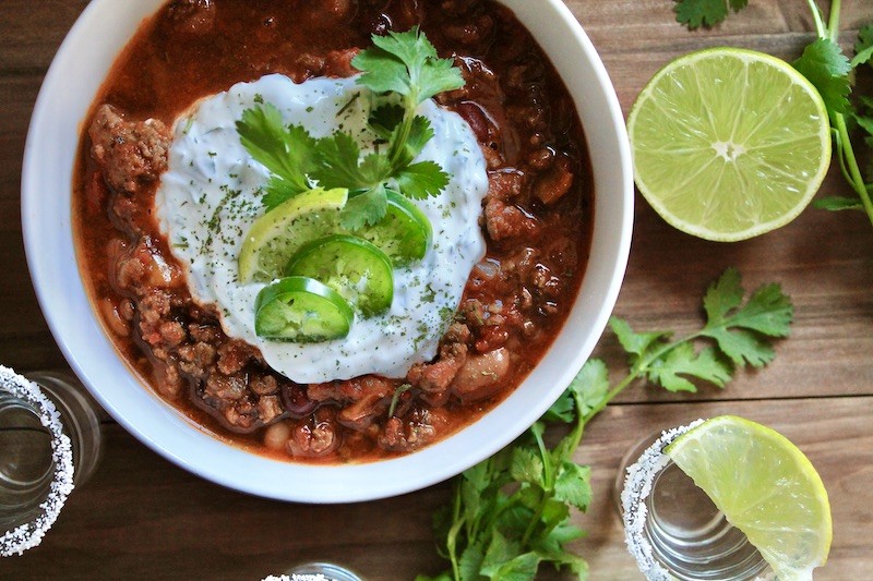 easy slow cooker tequila crock pot chili with sour cream