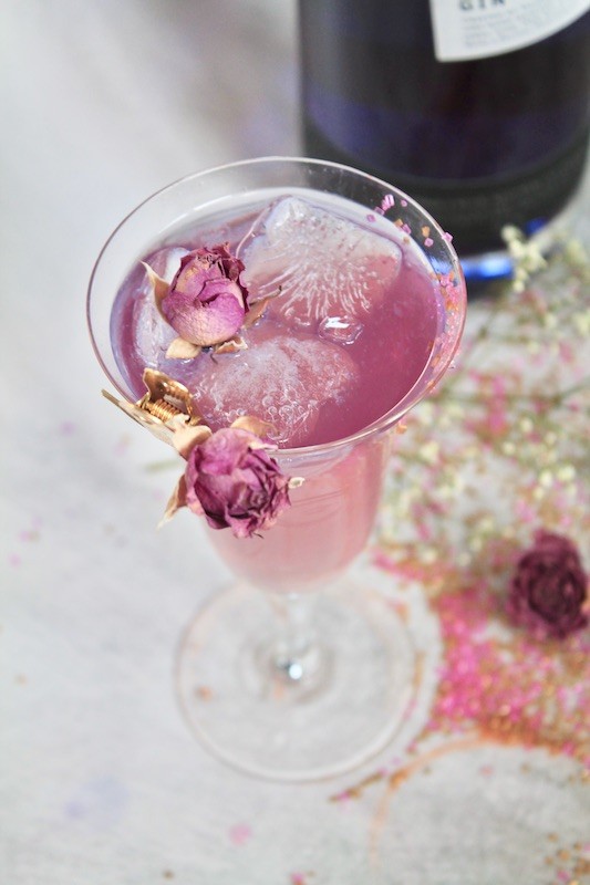 easy sparkling valentines day gin cocktail