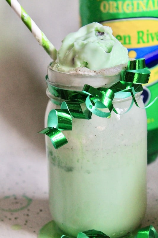 easy green Irish whiskey shamrock shake