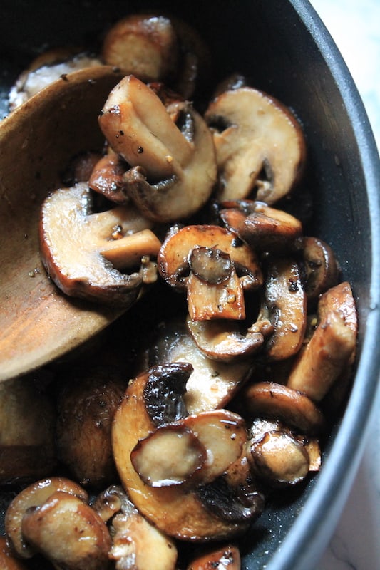 easy pan baby bella mushrooms