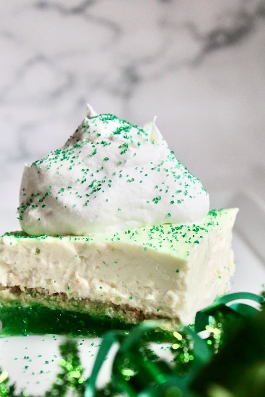 easy no bake cheesecake bars