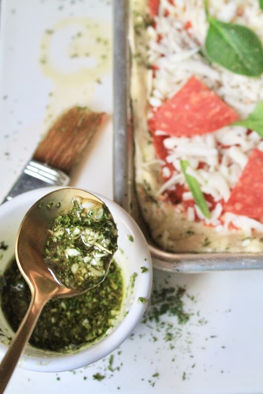 garlic herb spread for sheet pan pizza