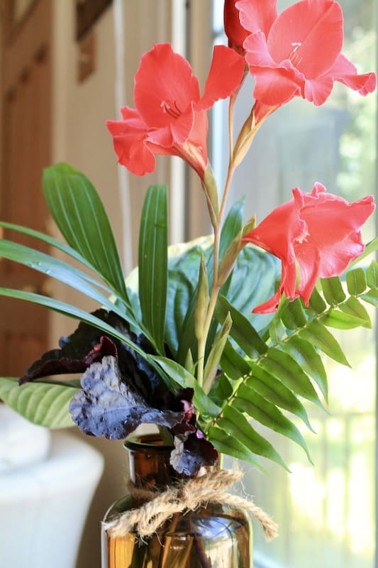 diy flowers in medicine bottles