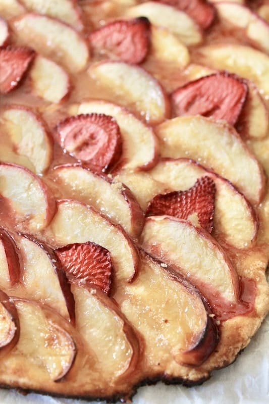 baked nectarine strawberry fruit tart