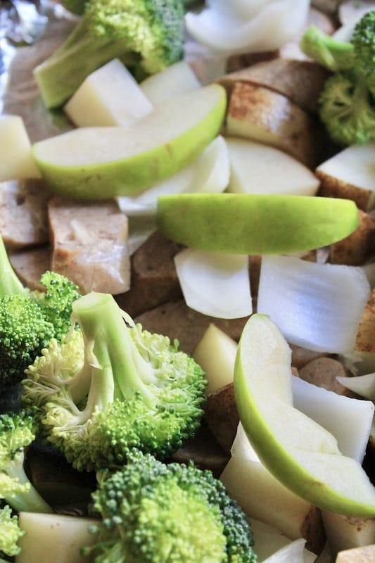 sliced green apples roasted with chicken sausage dinner idea
