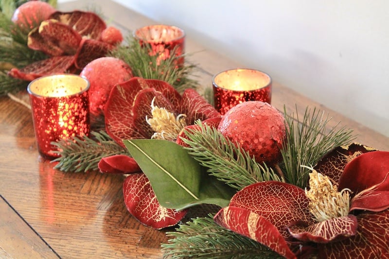 Easy DIY Christmas Centerpieces For Festive Holiday Tables