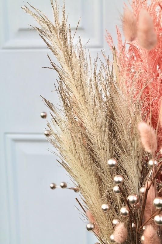 golden and coral pink pampas grass new years eve vase centerpiece ideas