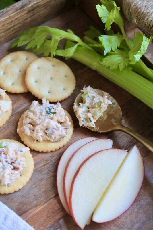 chicken salad with crackers appetizer