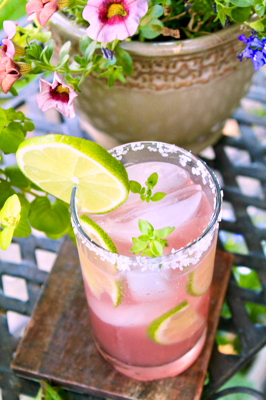 grapefruit whiskey cocktail or Jameson St. Patrick's day cocktail