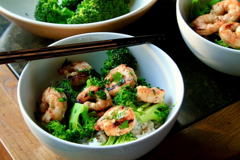 easy grilled shrimp dinner idea with broccoli and rice