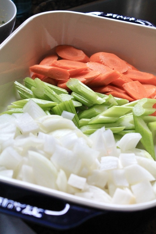 add mirepoix to roasting pan