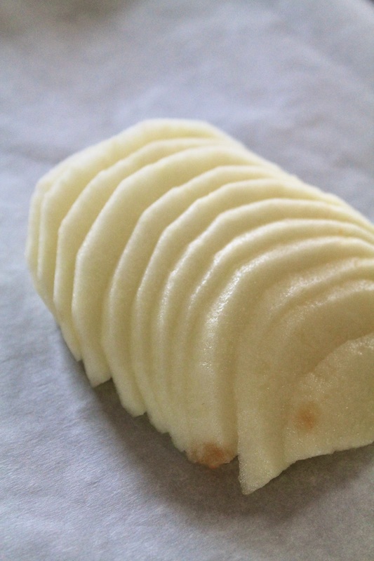 sliced apples