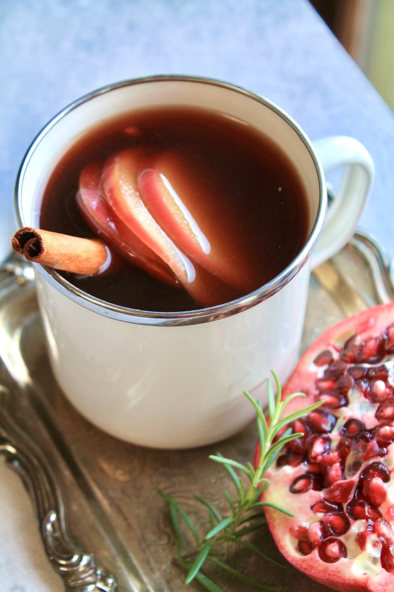 cranberry tea vodka hot toddy for winter